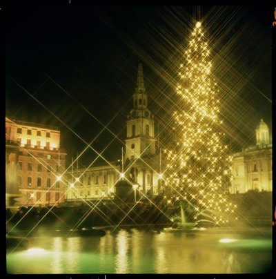 Trafalgar Square at Night by Unbekannt Unbekannt
